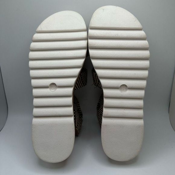 CUSHIONAIRE Women's Cork Wedge Sandal 7.5 RAFFIA - Picture 5 of 7